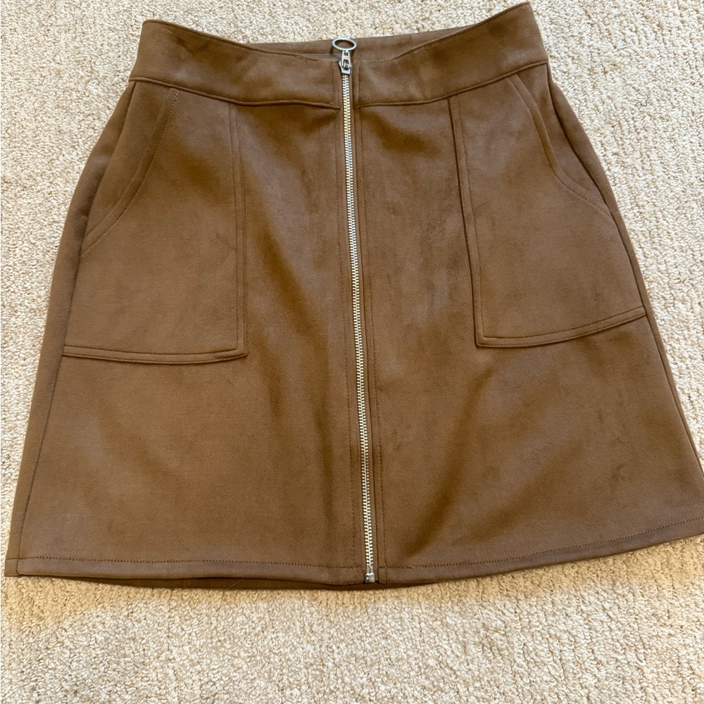 MAURICES Women’s A-Line Skirt sz 6 “Suede Look” Color Brown Full‎ Zip Front